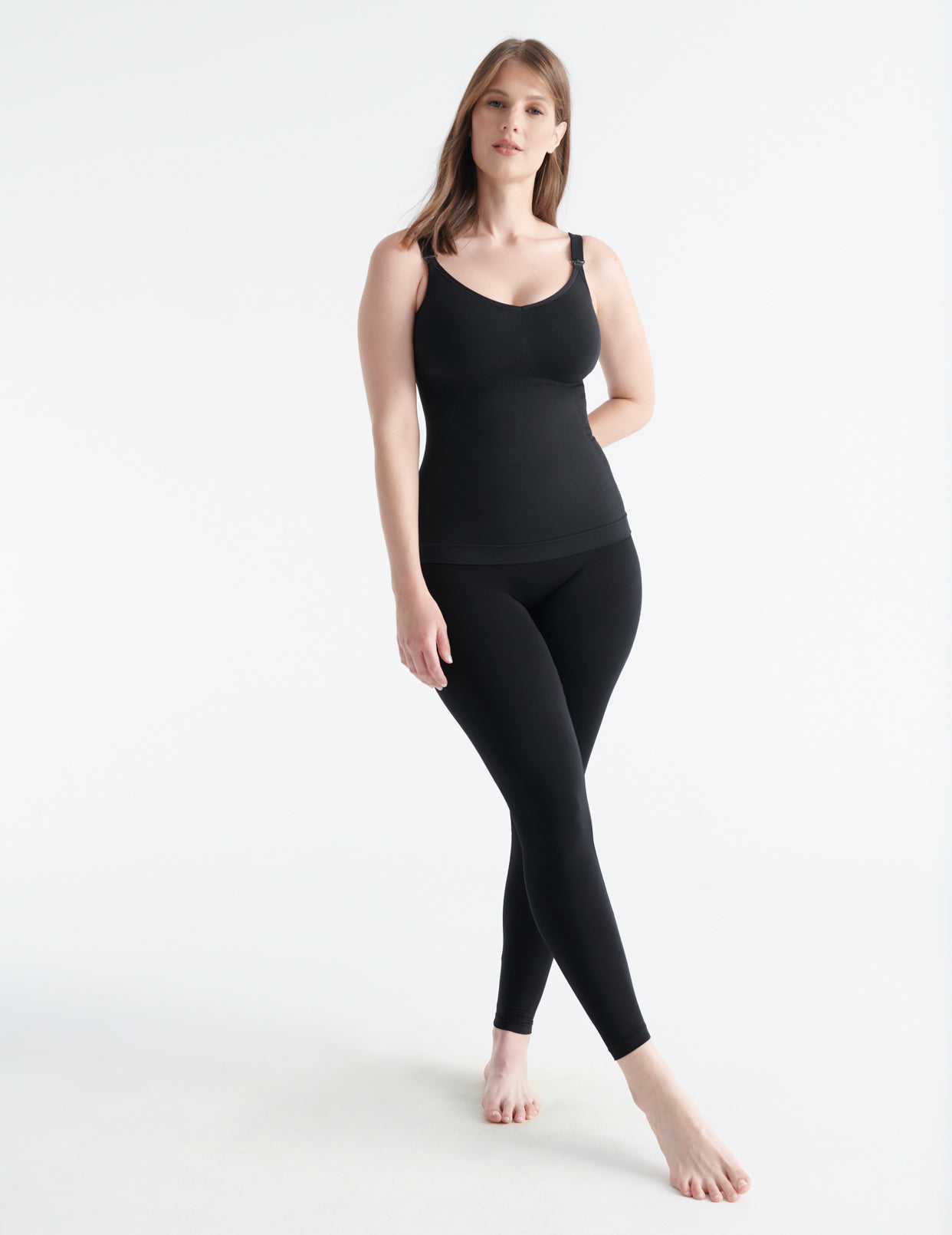 Anastasia is a 34F and wears a Knix size M+ | Black