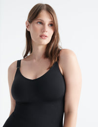 Anastasia is a 34F and wears a Knix size M+ | Black