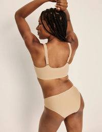 Gin is a 34DD and wearing KNIX M+  | Warm Sand