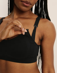 Gin is a 34DD and wearing KNIX M+ | Black