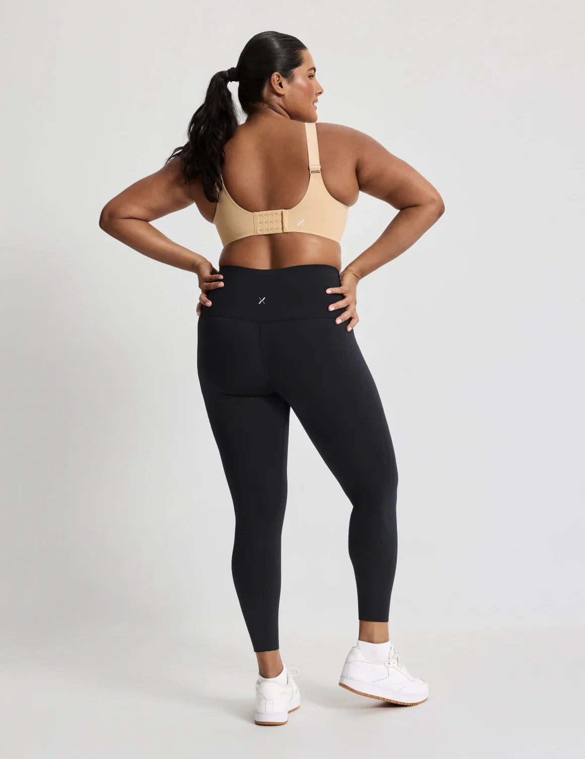 Adiya is a 36C and wears a Knix size L | Warm Sand