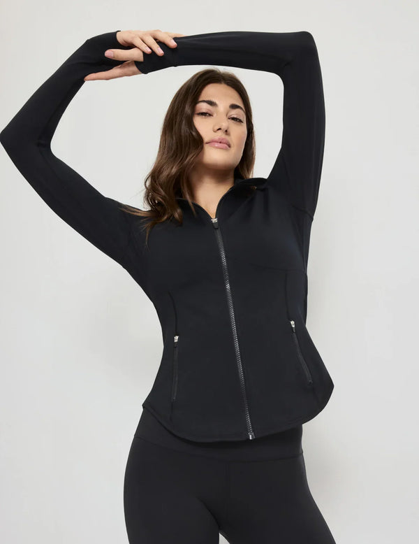 Sofia is 5’10, a 32D and wears a size S | Black