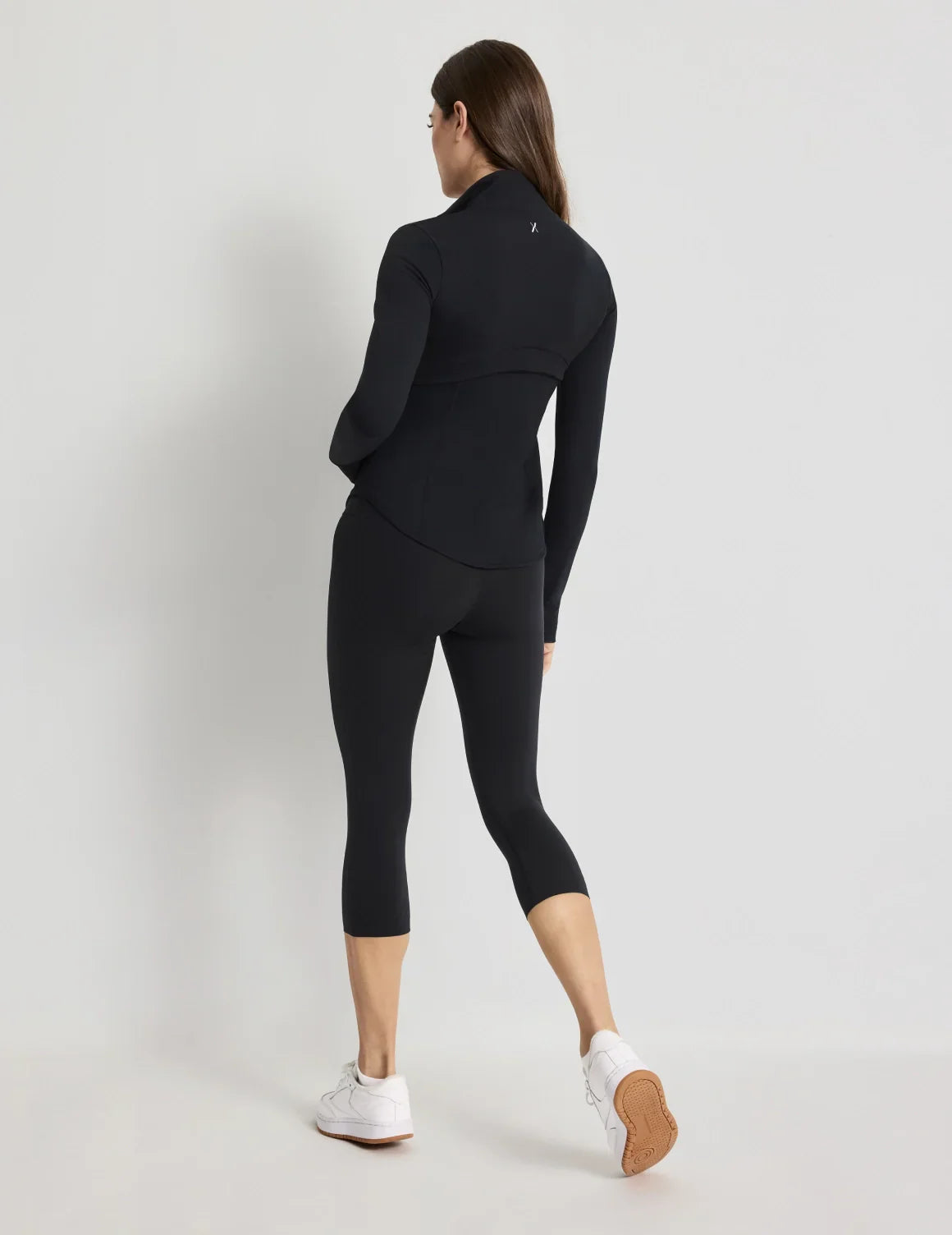 Sofia is 5’10, a 32D and wears a size S | Black