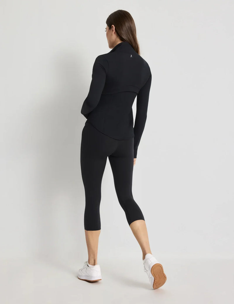 Sofia is 5’10, a 32D and wears a size S | Black