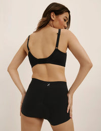 Julie has 33.5” hips, and wearing KNIX S | Black