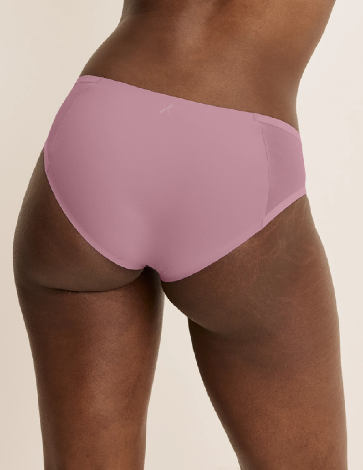 Orlane has 40” hips and wearing KNIX M | Dusty Pink