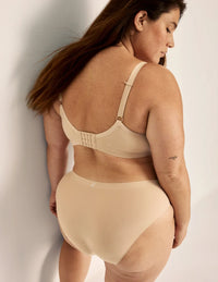 Clementine has 51” hips, and wearing KNIX XXL | Warm Sand