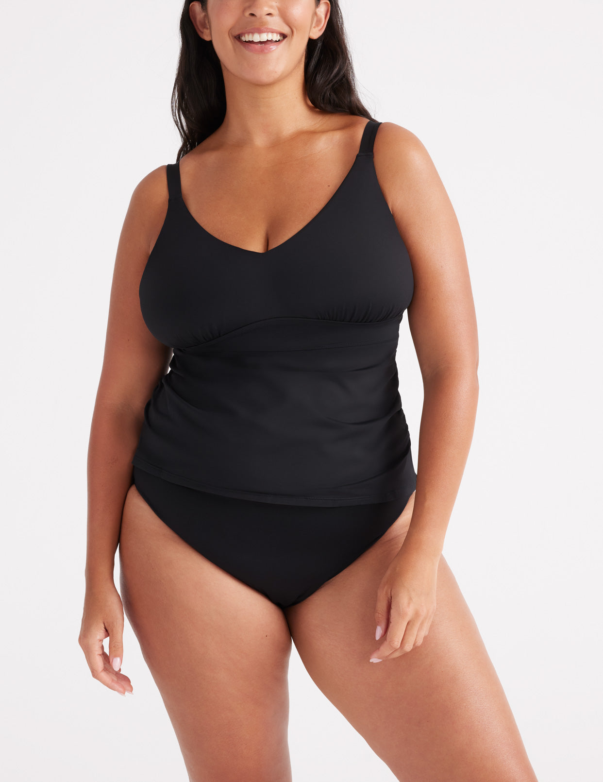 Jessie is a 38G and is wearing a Knix size XL | Black