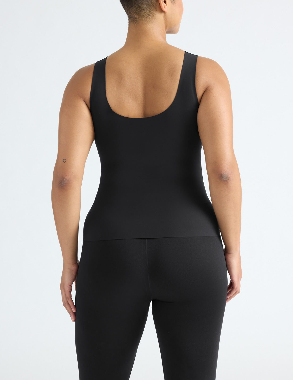 Alicia is a 36DD, has 44