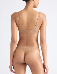 Tsanna is a 32C and wears a Knix size S  | Cavassa