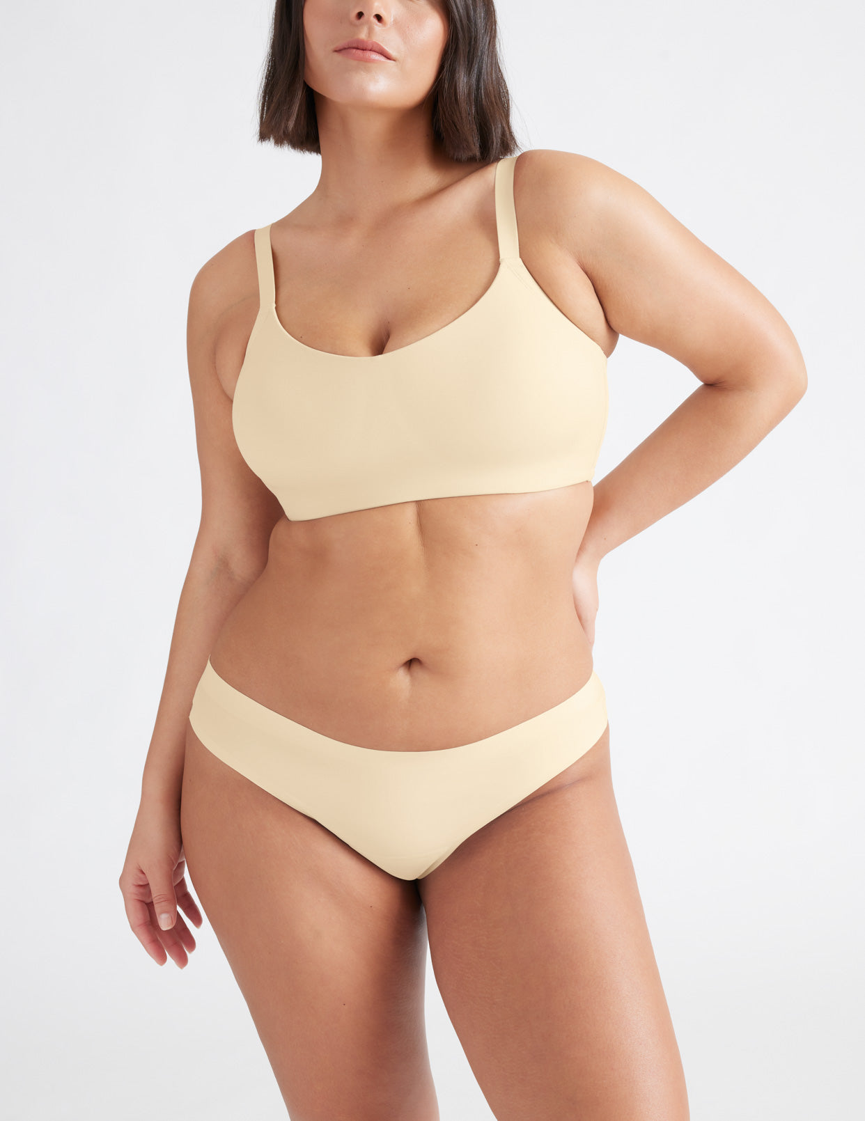 Maya is a 34F and wears a Knix size M++  | Dune