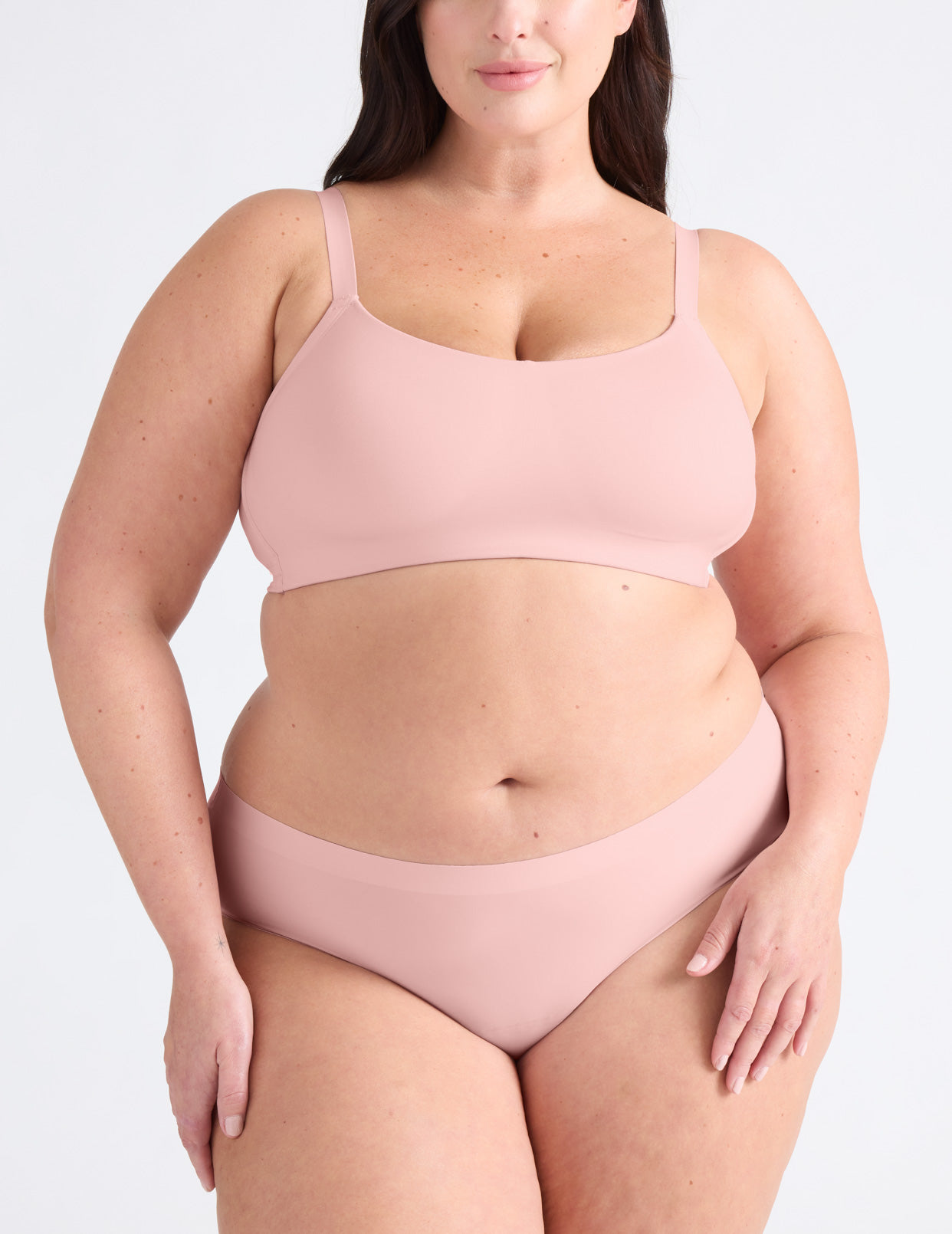 Gabrielle is a 38E and wears a Knix size XL+  | Rose Water
