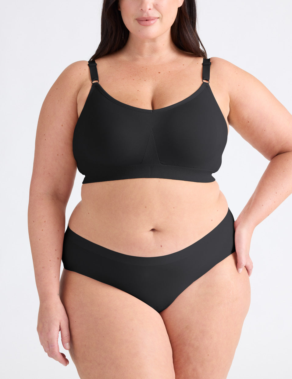 Gabrielle is a 38E and wears a Knix size XL+ | Black