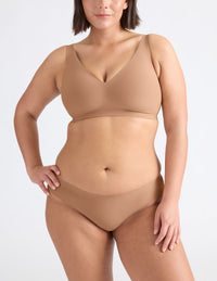 Maya is a 34F and wearing KNIX M++  | Cavassa