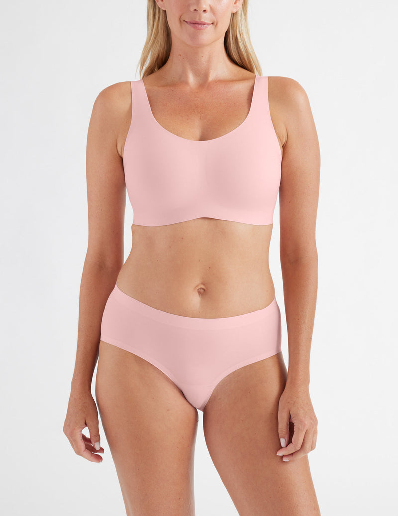 Amber is a 34DD and wearing KNIX M  | Rose Water