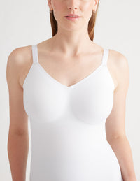 Siobhan is a 34C/D and wears a Knix size S+ | White