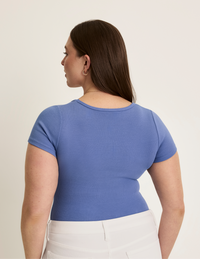 Beatrice is wearing KNIX XL | Periwinkle