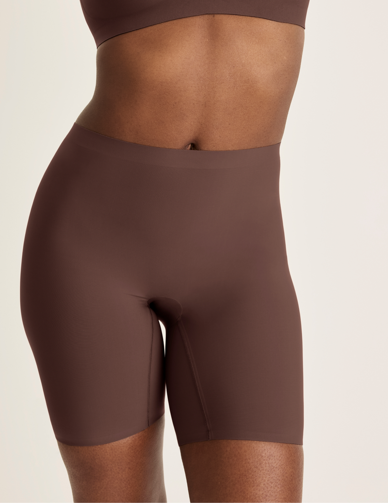 Front view of model wearing the Thigh Saver® 6” highlighting the coverage and smooth fit