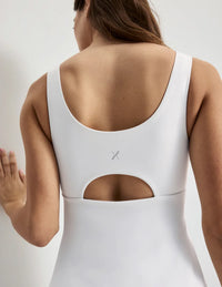 Sofia is 5’10, a 32D and wears a size S | White