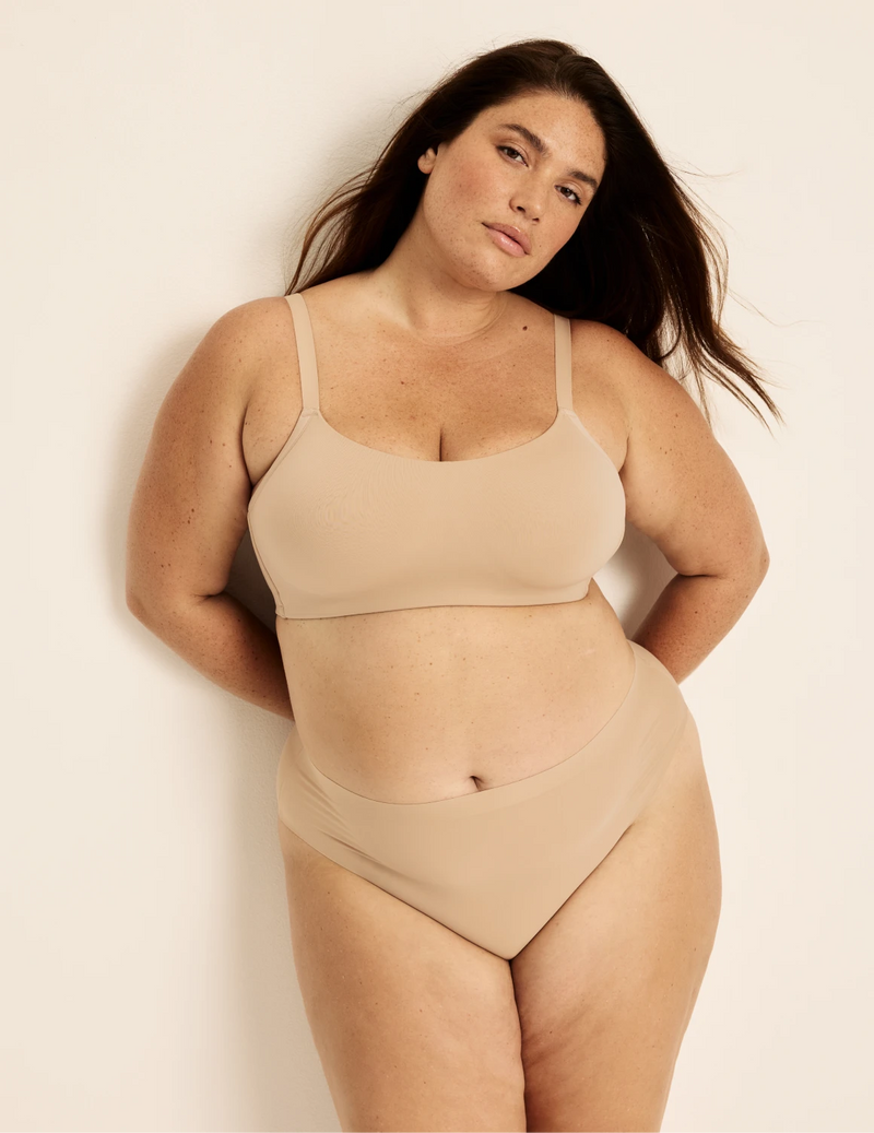 Clementine has 51” hips, and wearing KNIX XXL | Warm Sand