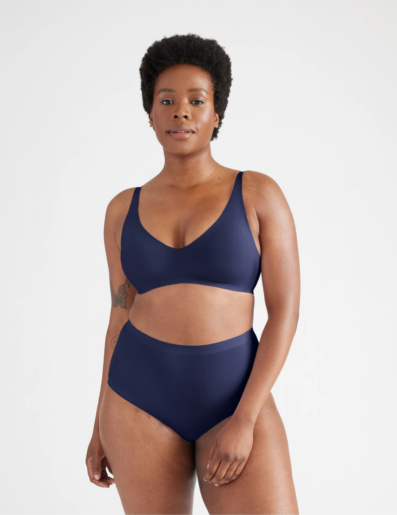 Full-body view of model wearing the Light Leakproof No-Show High Rise highlighting the coverage and smooth fit
