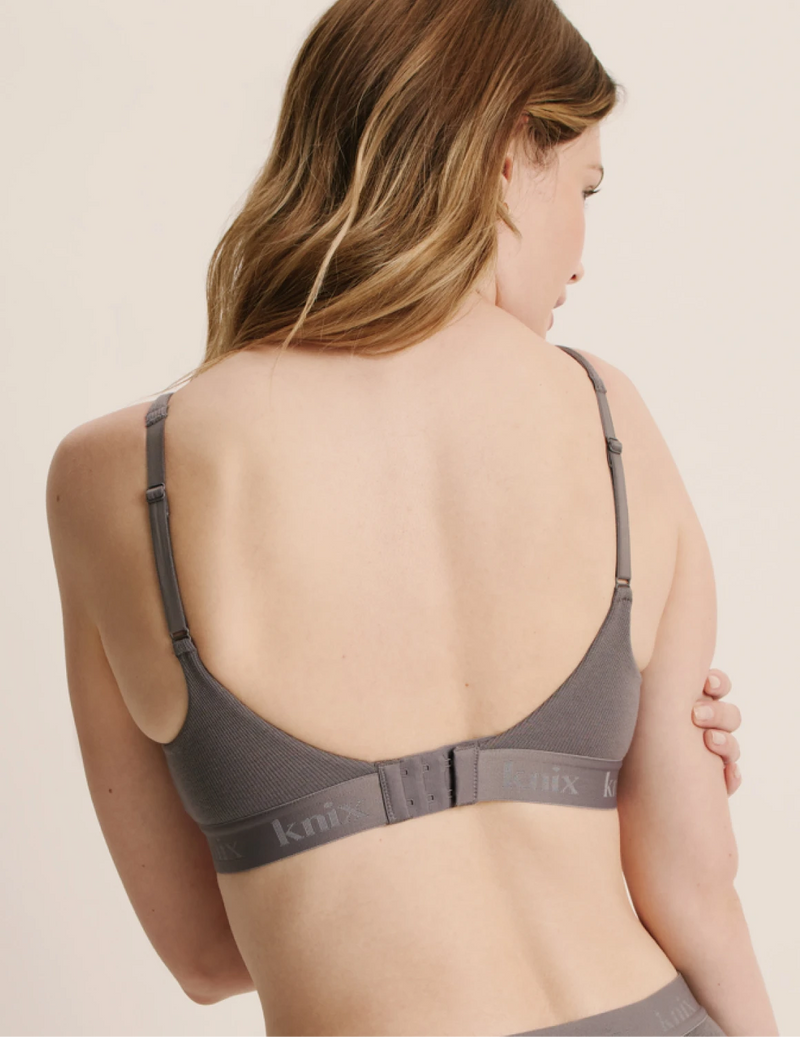 Esther is a 32C and wears a Knix size S  | Grey