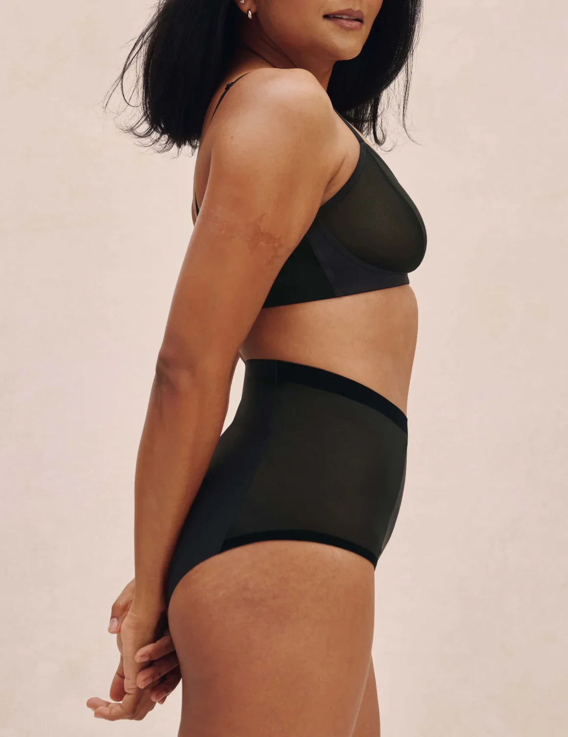 Anupa King is wearing KNIX S | Black