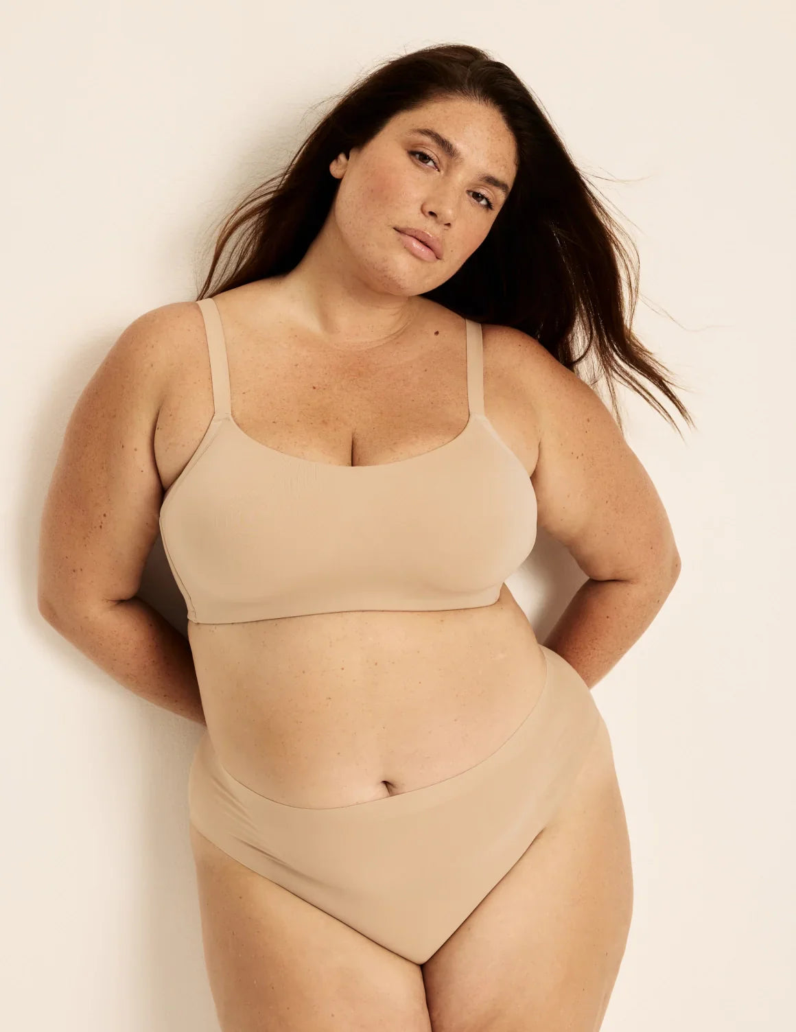 Clementine is a 40G and wearing KNIX XXL++  | Warm Sand