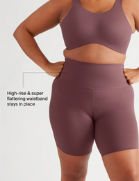 High-rise and super flattering waistband stays in place | General