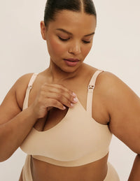 Leslie is a 38D and wearing KNIX XL+  | Warm Sand