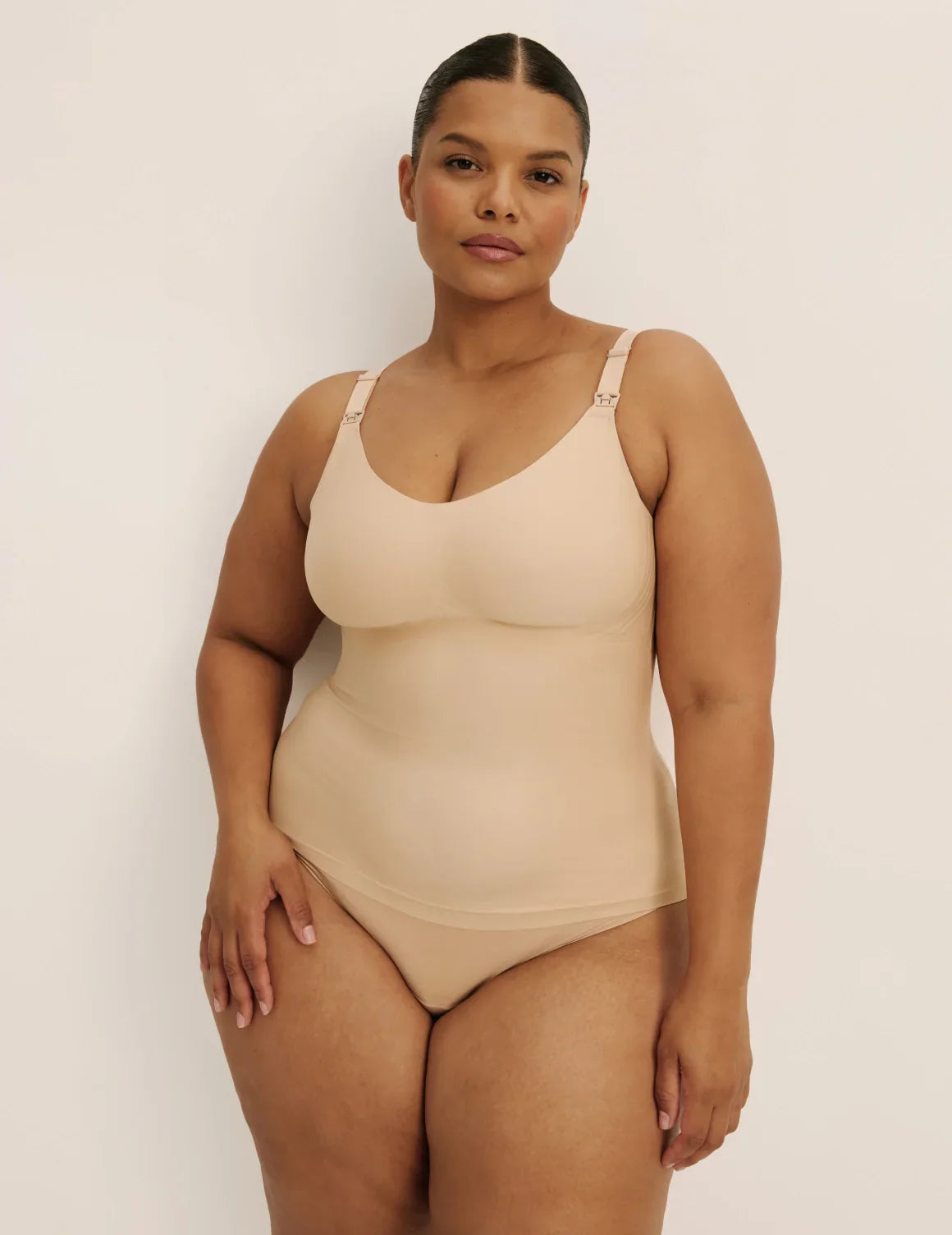 Leslie is a 38D and wearing KNIX XL+ | Warm Sand