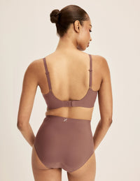 Ashley is a 32DD and wearing KNIX S+ | Sola