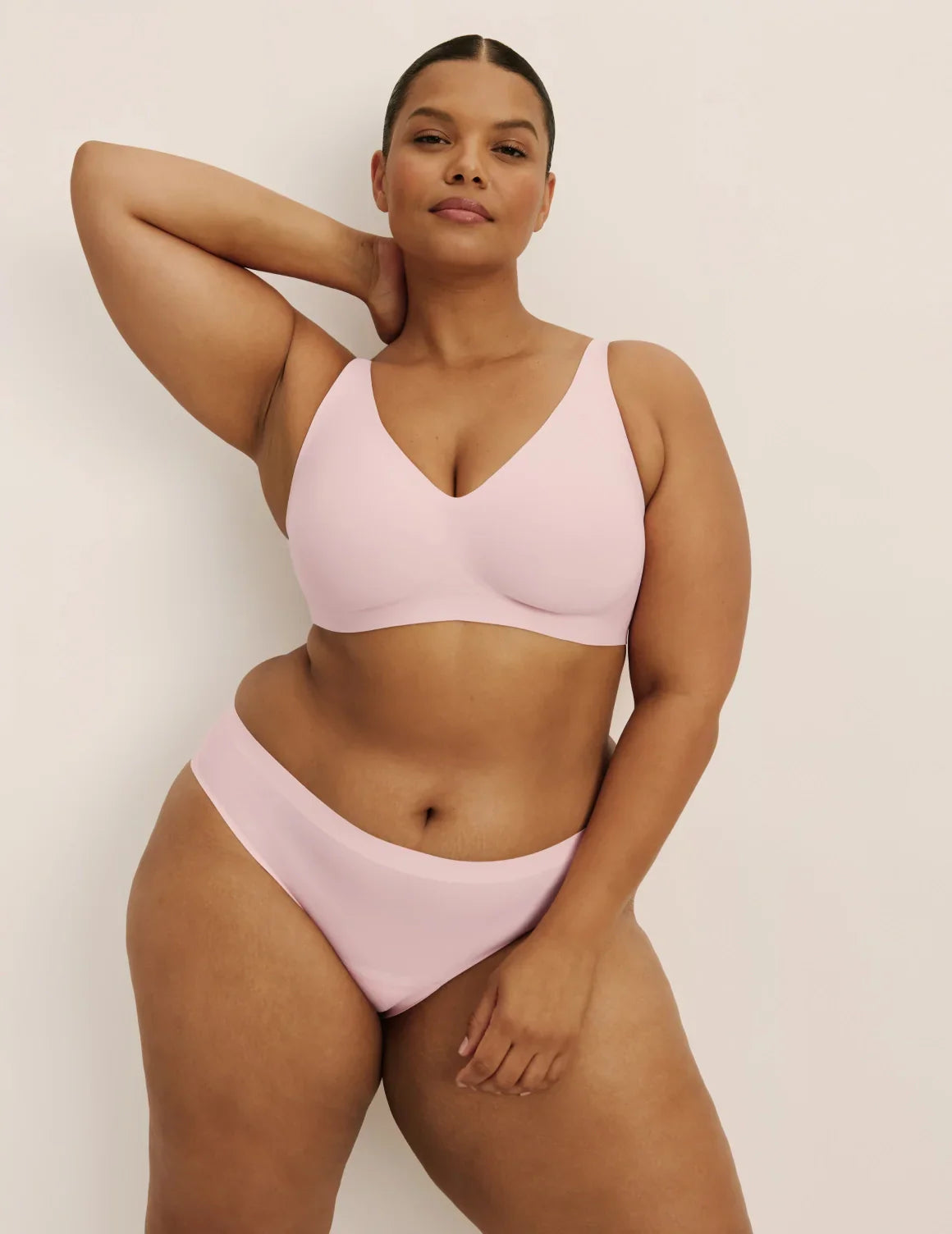 Leslie is a 38D and wearing KNIX XL+ | Rose Water