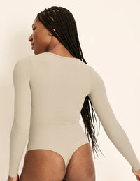 Gin is a 34DD, has 38” hips, is 5’8” tall and wearing KNIX M | Fawn