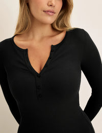 Sarah is a 34DD, 38.5