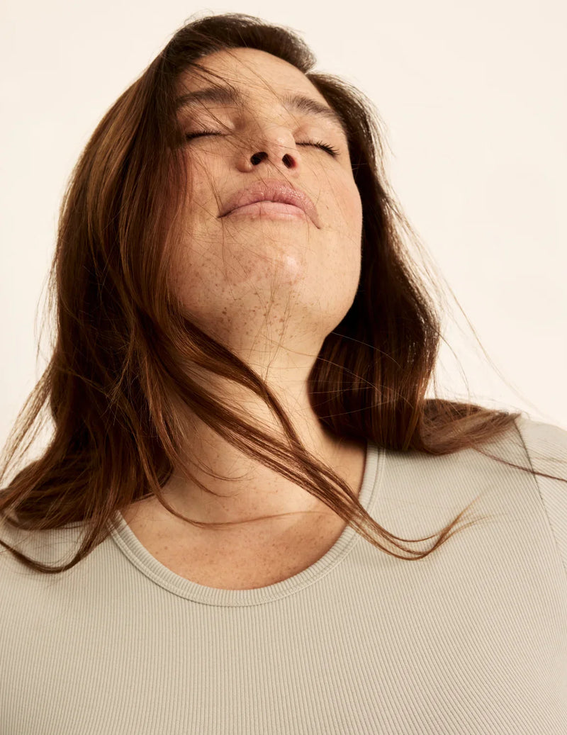 Clementine is a 40G wearing KNIX XXL | Fawn