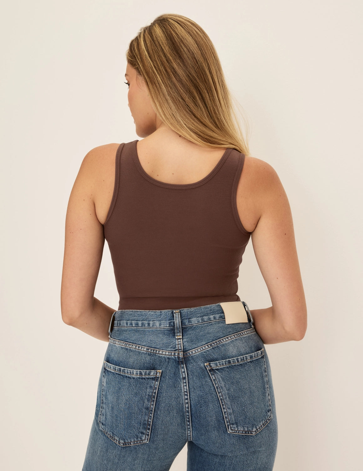 Sarah is a 34DD wearing KNIX M | Espresso