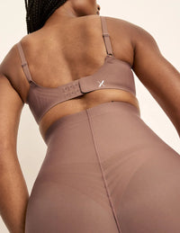 Gin has 38” hips, is 5’8” tall and wears a size S  | Sola