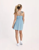Sarah (Birds Papaya) is 5’8” wearing KNIX M | Blue Mist
