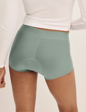 Ashley has 39” hips and wears KNIX S | Eucalyptus