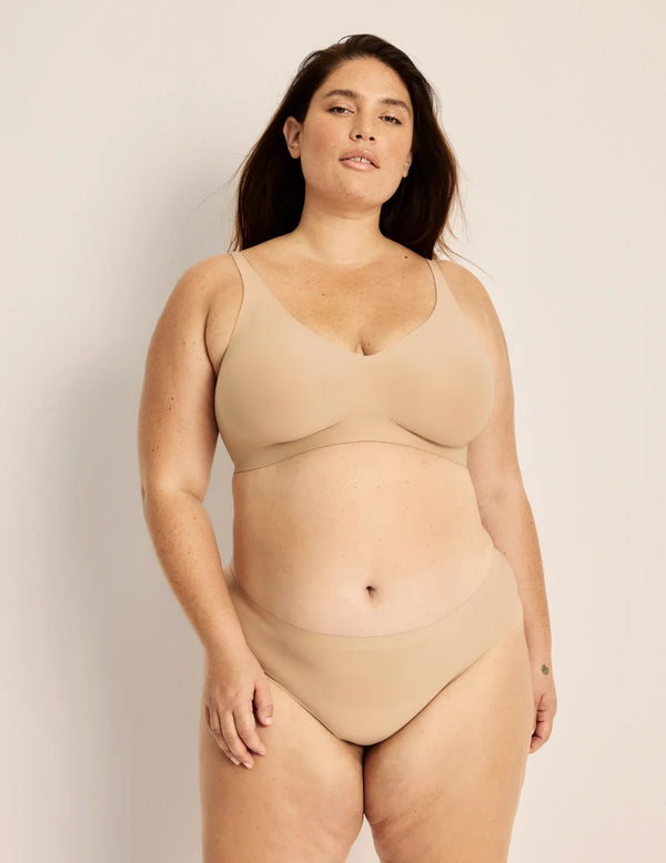 Clementine has 51” hips, and wearing KNIX XXL | Warm Sand