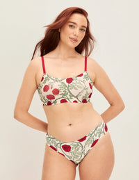 Liz has 41.25” hips wearing KNIX M | | Spring Court Bloom/Pink/Thorns and All